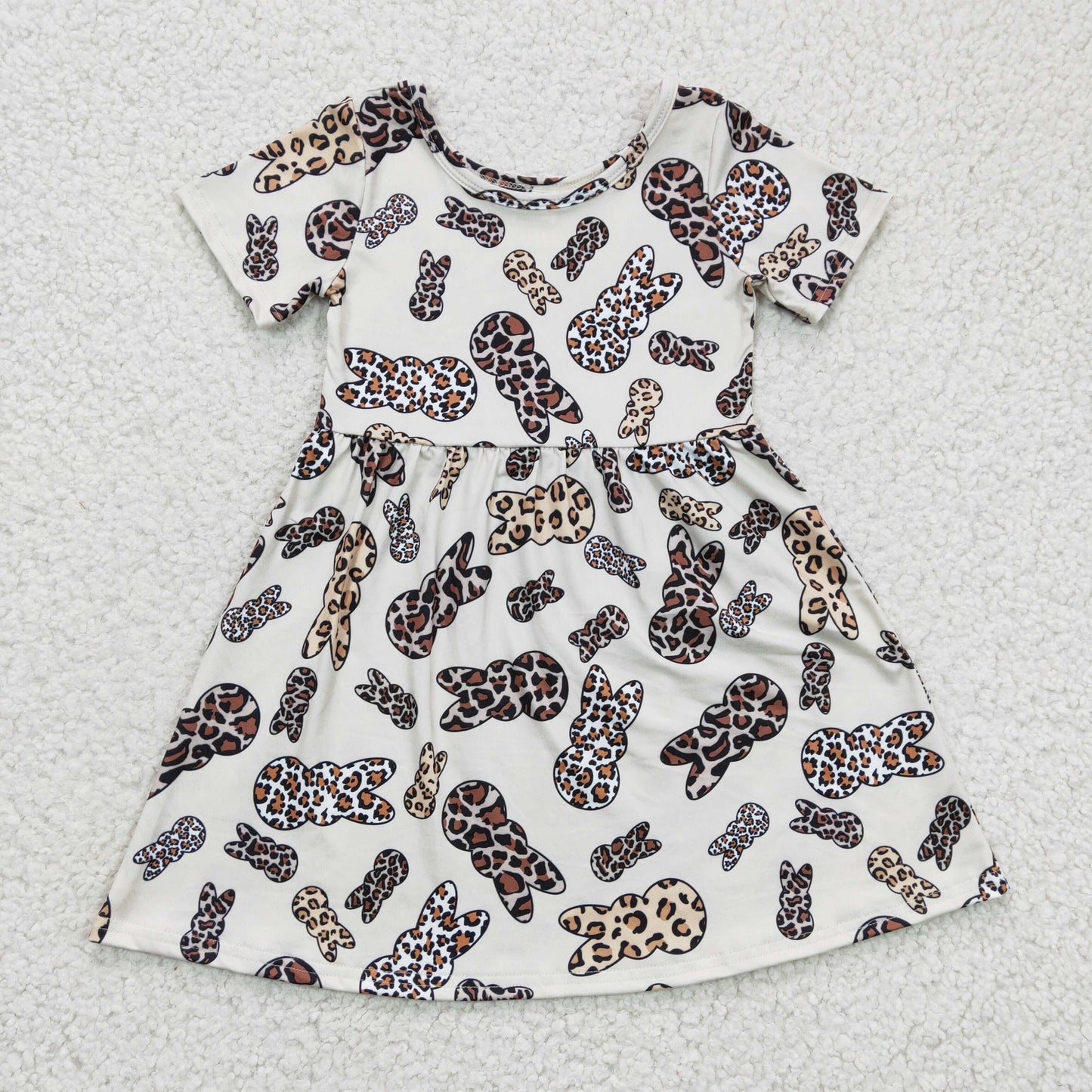 Leopard peeps