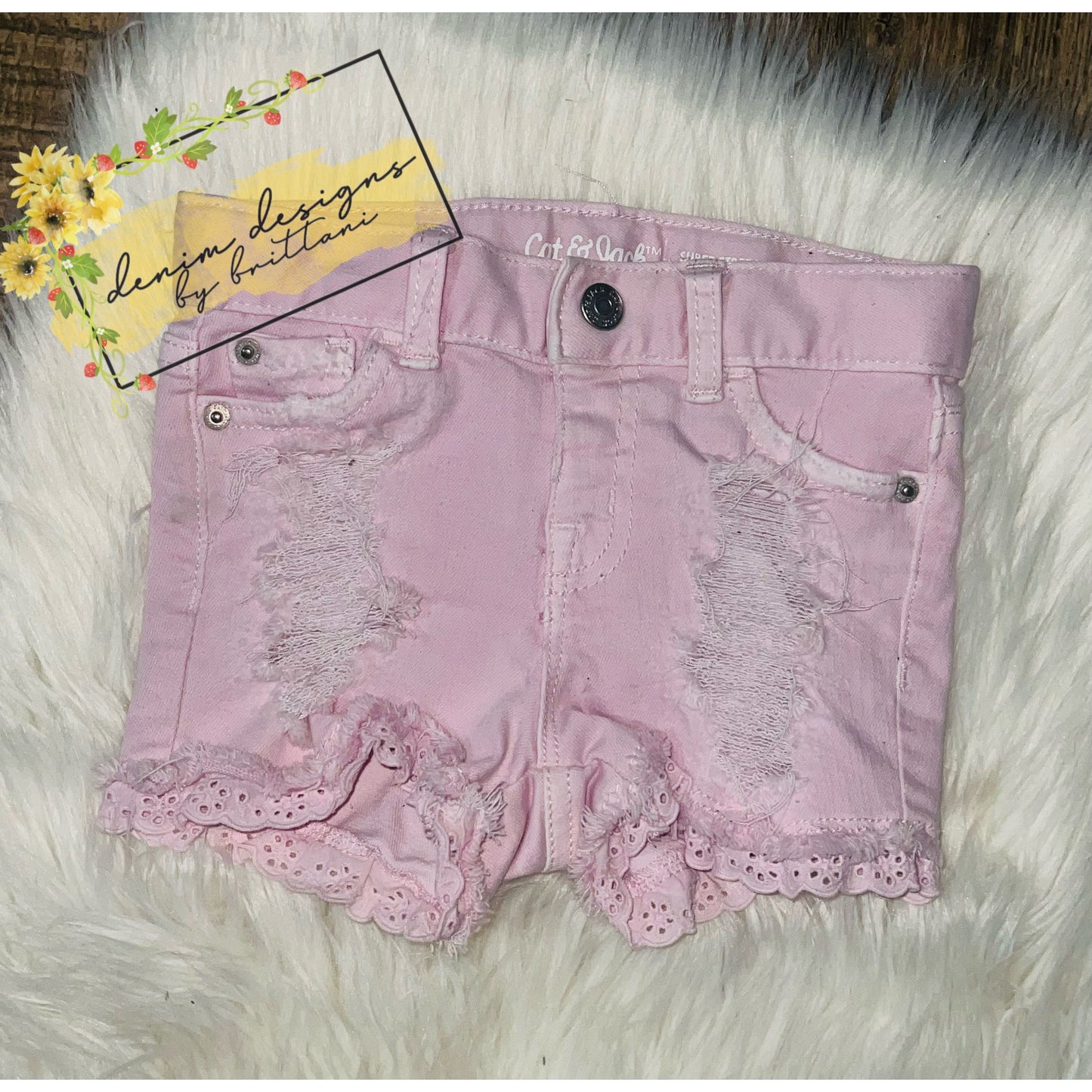 2T distressed shorts