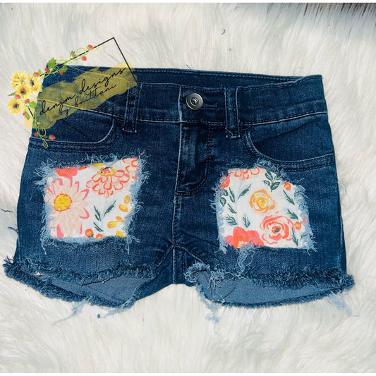 Size 4 floral shorts