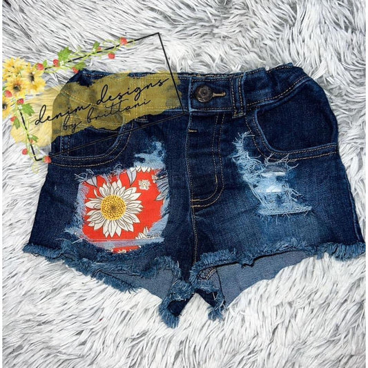 Size 4T floral shorts